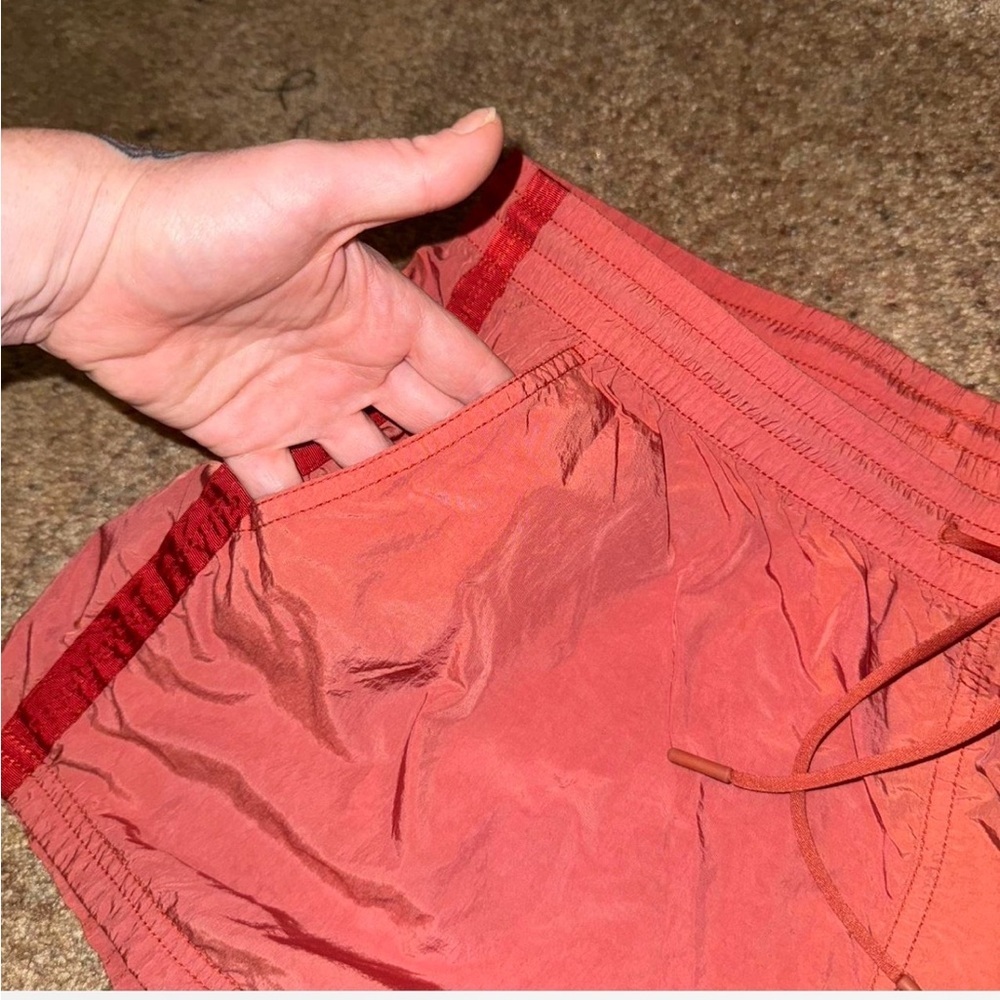 Athleta Expedition Shorts in Etruscan Red - Picture 4 of 5